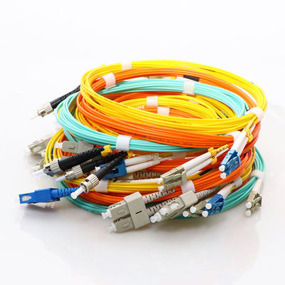 FC APC Enig het Flardkoord van de Wijzevezel, FTTH-Vezel Optisch Jumper Cord