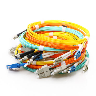 FTTH-UPC van het het Flardkoord van de Vezelkabel APC met de Schakelaar van MTRJ MU DIN